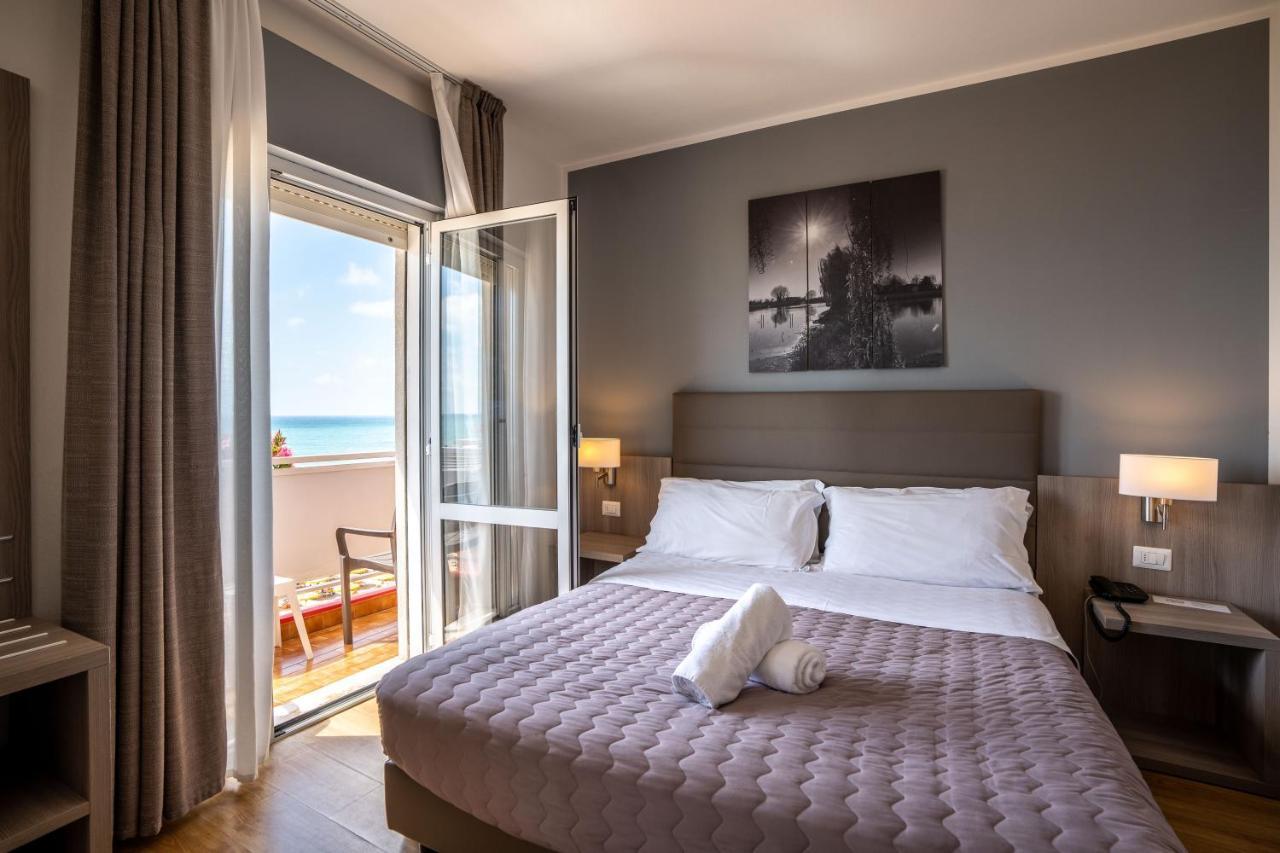 Hotel Loreley Lido di Jesolo Buitenkant foto
